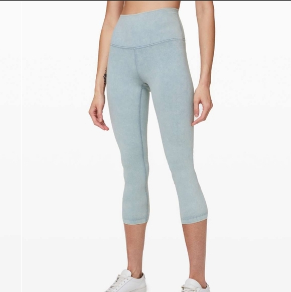 LULULEMON Wunder Under High Rise Crop Snow Washed, size 2 - Picture 1 of 12